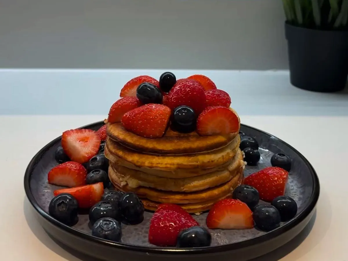 Protein Pancakes with Berries